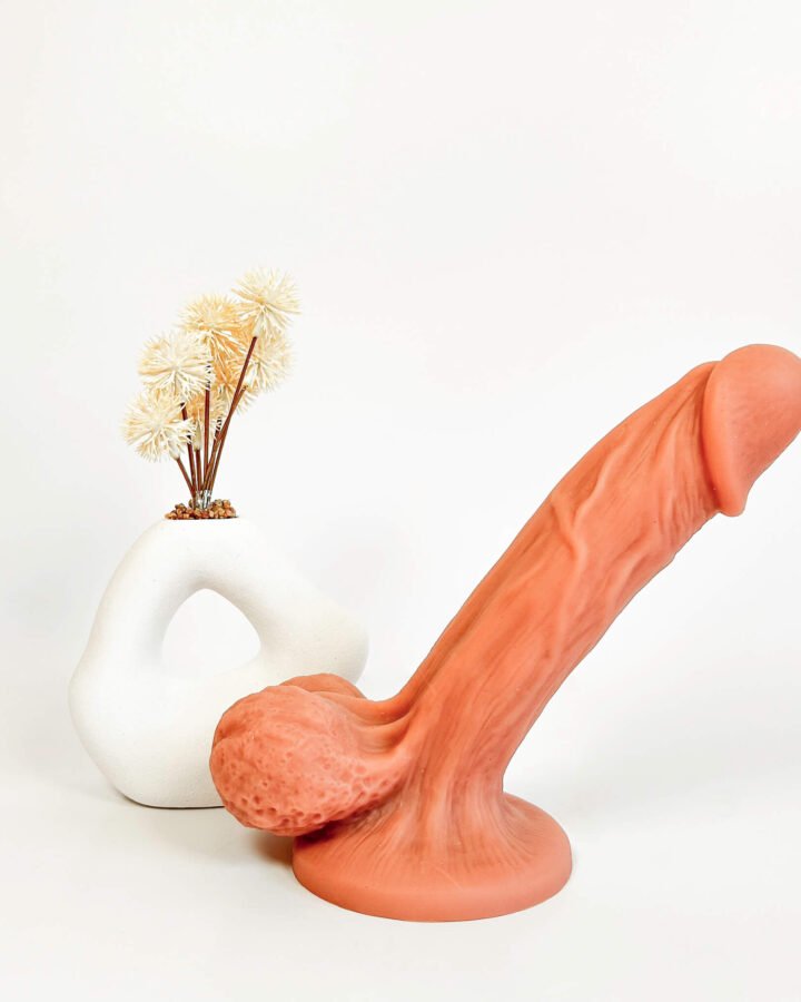 BendBoss Realistic Suction Cup Dildo (20cm/7.9inches)
