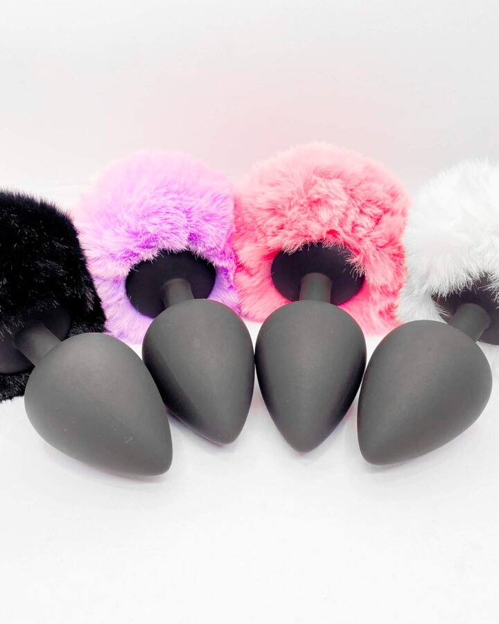 Bunny Tail with Silicone Butt Plug (44mm)