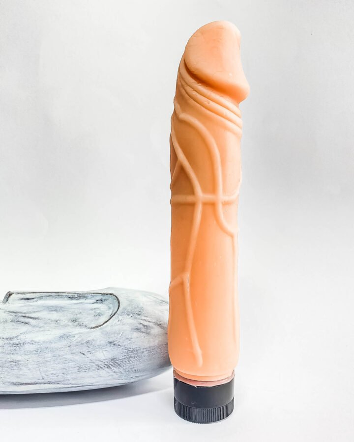 Lifelike Dildo Vibrator - 21 cm/8.3 inches
