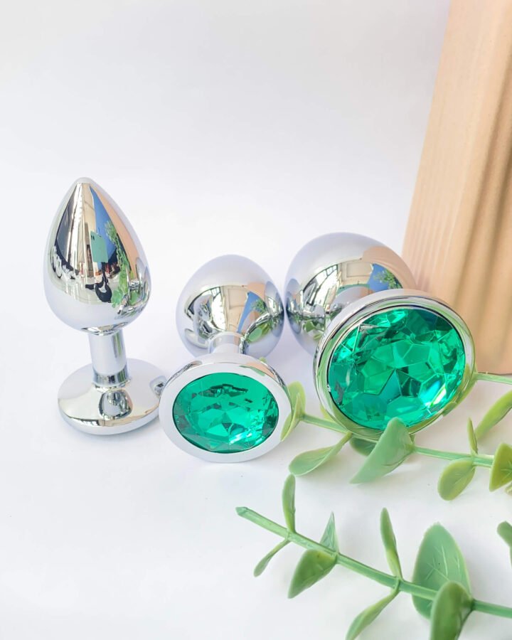 Jewelled Metal Butt Plug - 4 cm