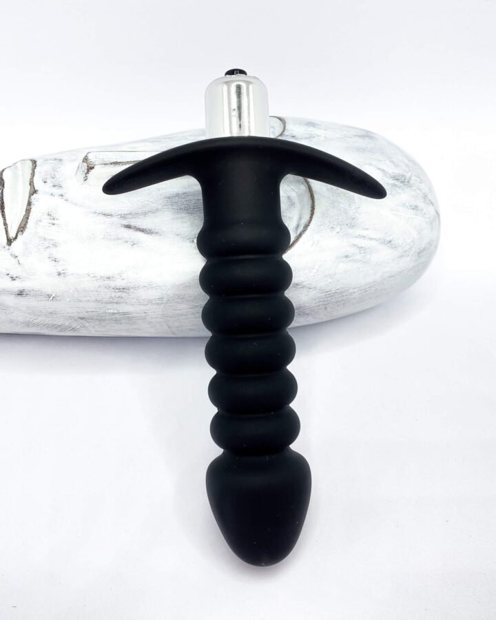 Ribbed Roamer Vibrating Butt Plug