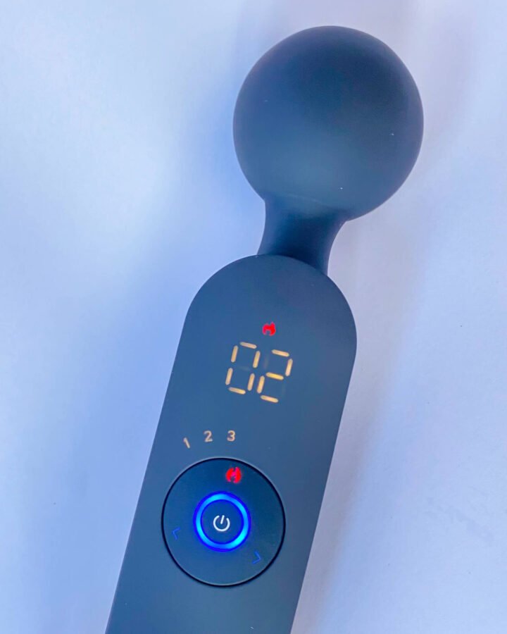 12 Speed Heated Magic Wand Vibrator with Digital Display